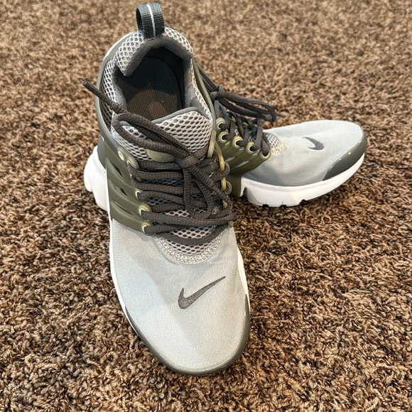 Nike Air Presto women’s running shoe - Picture 2 of 10